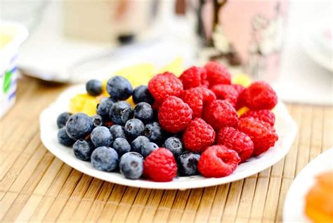 28 Cheap Healthy Snacks on a Friendly Budget
